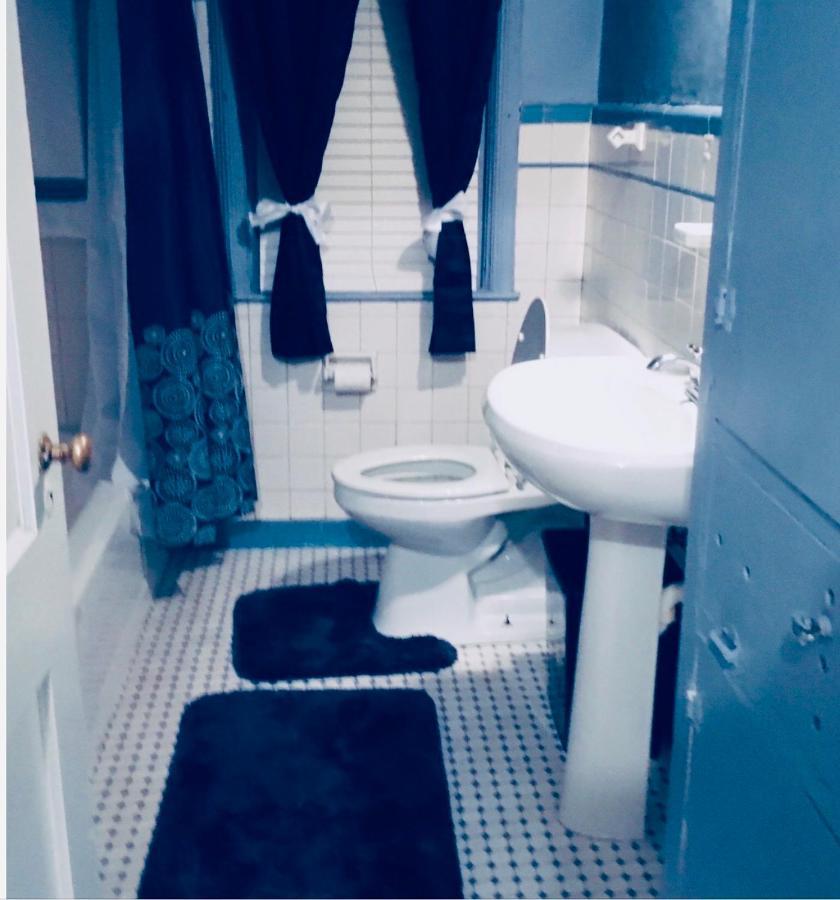 Best Deal In Town! Entire 1 Bedroom Apartment 59 Montgomery Eksteriør billede