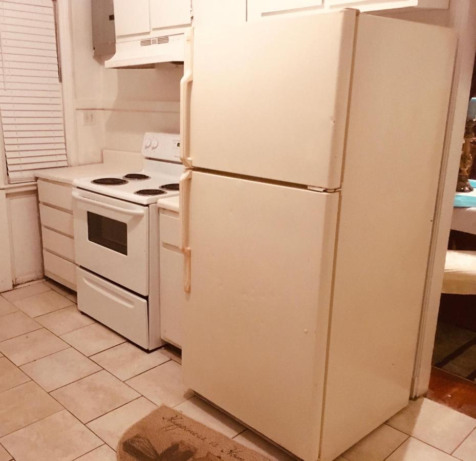 Best Deal In Town! Entire 1 Bedroom Apartment 59 Montgomery Eksteriør billede
